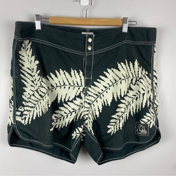 QUIKSILVER Black Palm Board Shorts Size 38 - Picture 2 of 9